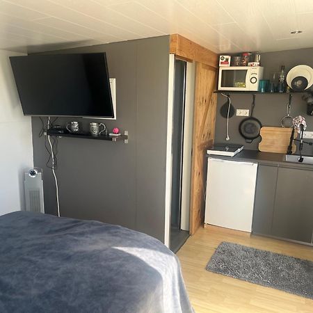 Adorable Tiny House In Reykjavikヴィラ エクステリア 写真